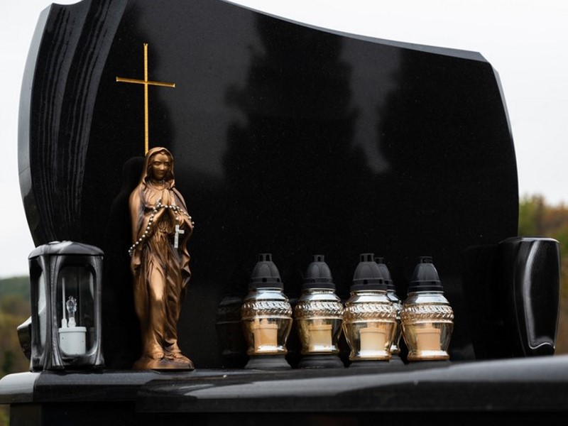 Nagrobni napis je kratko besedilo v čast pokojniku